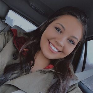 Meet your Posher, Bella